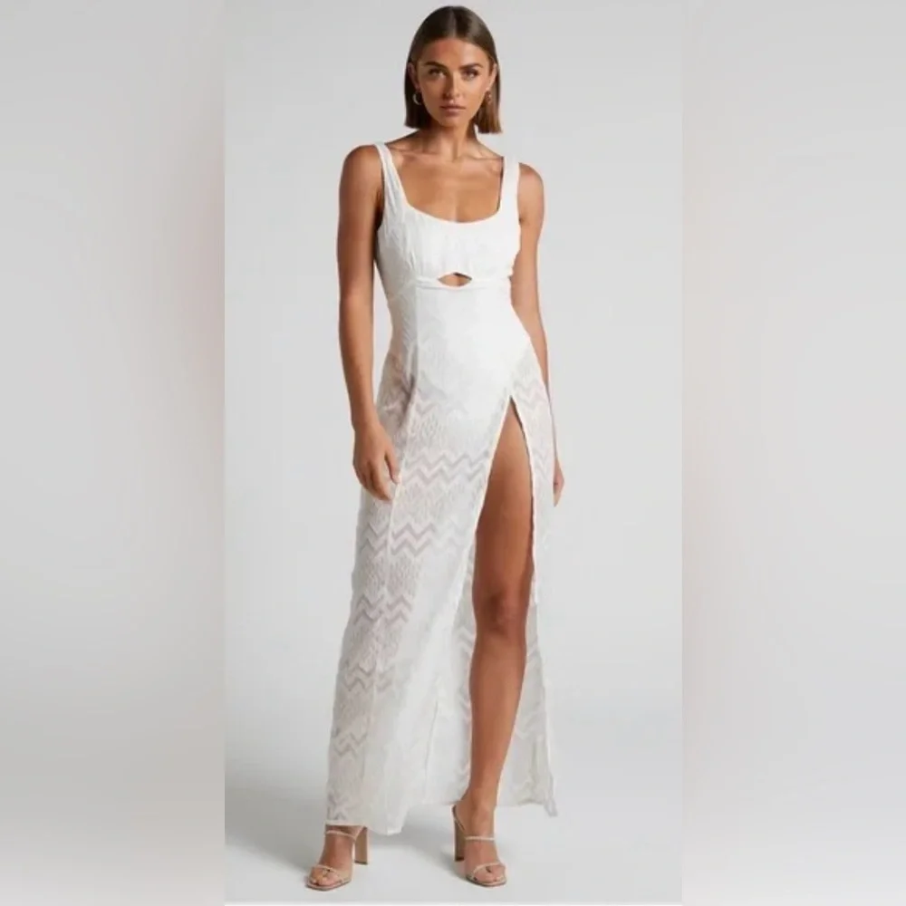 Showpo Cut Out Slit Maxi‎ Dress in White Size 4